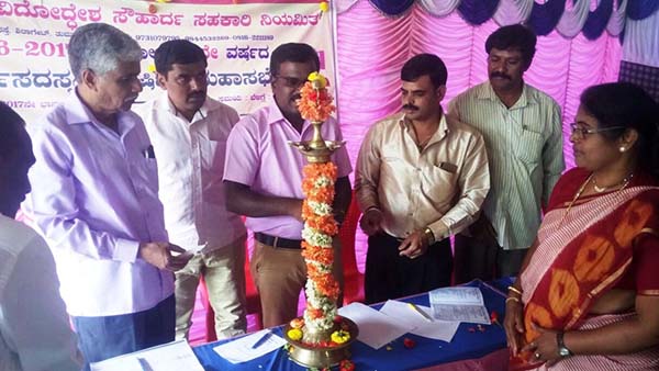 ದುಡಿಯುವ ವರ್ಗ, ಬಡಜನರ ಪರ ಸಹಕಾರ ಸಂಘಗಳು ಕಾರ್ಯನಿರ್ವಹಿಸಲಿ: ಪ್ರೊ. ಕೆ.ದೊರೈರಾಜ್